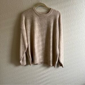 Lulus Beige Crew Neck Sweater 🌙 Size Small